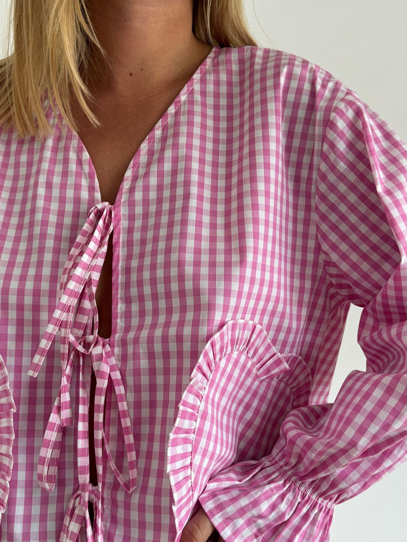 Gracefully Styled Shirt for Any Occasion
