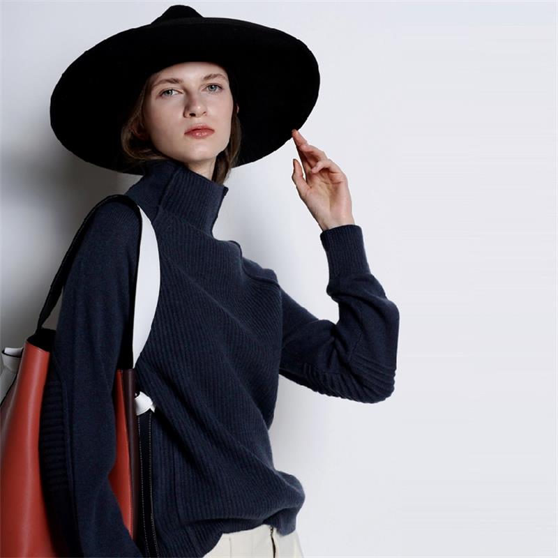 Effortlessly Elegant Sweater with a Timeless Design