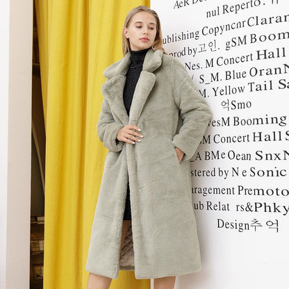 Gracefully Styled Coat for Any Occasion