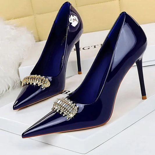 Beautifully Finished Heels in a Timeless Design