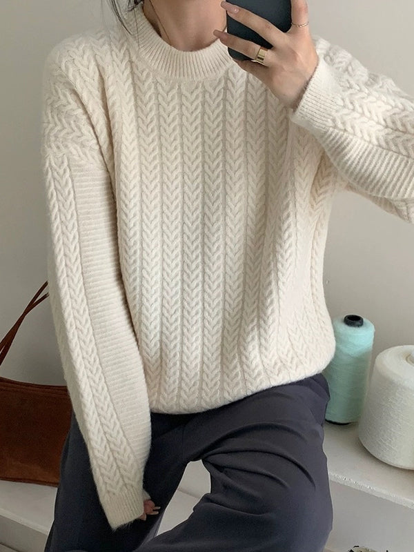 Effortlessly Elegant Sweater with a Timeless Design