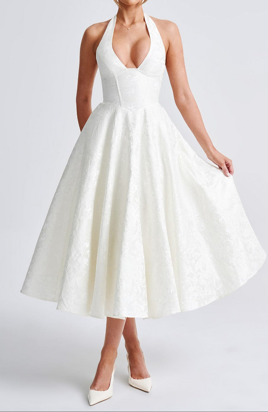 Polished Dress with an Effortless Classic Look
