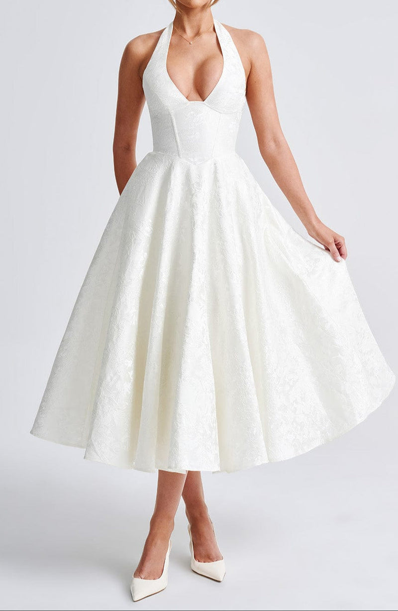 Polished Dress with an Effortless Classic Look