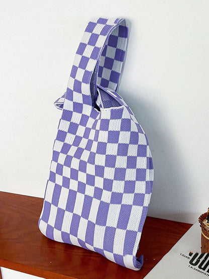 Well Tailored Bag with a Graceful Silhouette