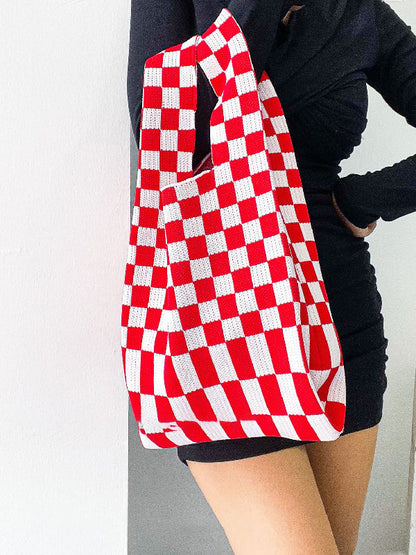 Well Tailored Bag with a Graceful Silhouette