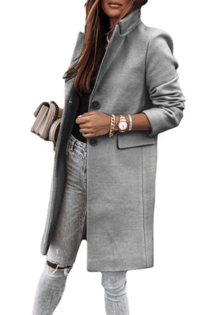 Effortlessly Elegant Coat with a Timeless Design