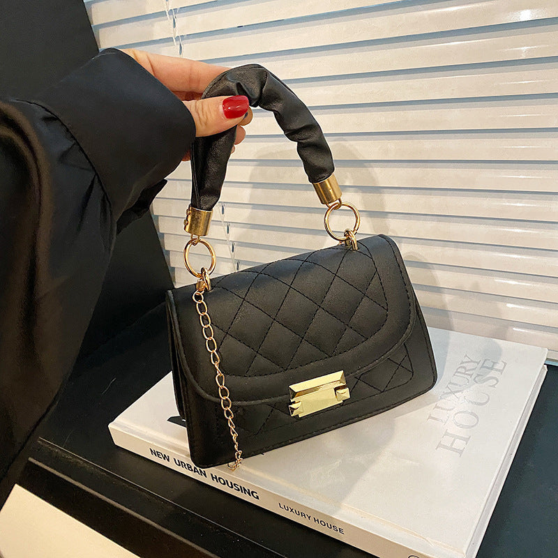 Beautifully Finished Bag in a Timeless Design