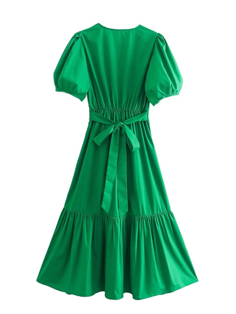 Sophisticated Dress with a Clean Classic Look
