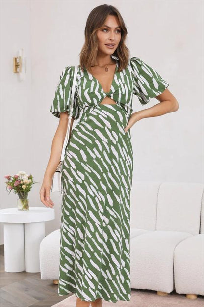 Beautifully Crafted Dress in a Classic Style