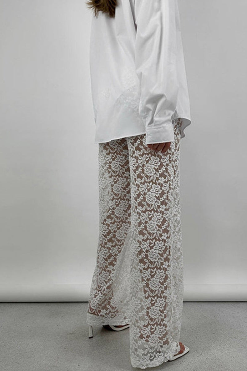 Effortlessly Elegant Pants with a Timeless Design