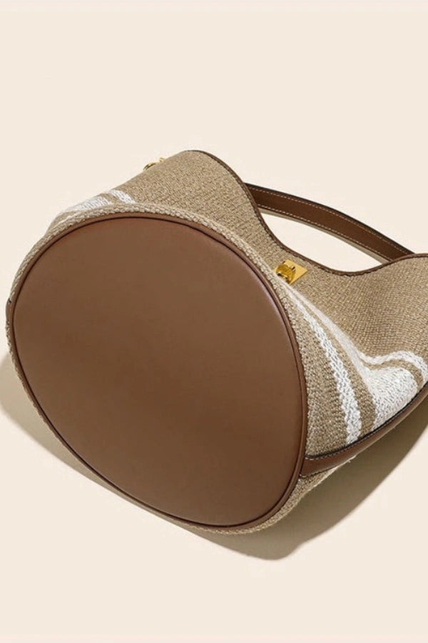 Well Tailored Bag with a Graceful Silhouette