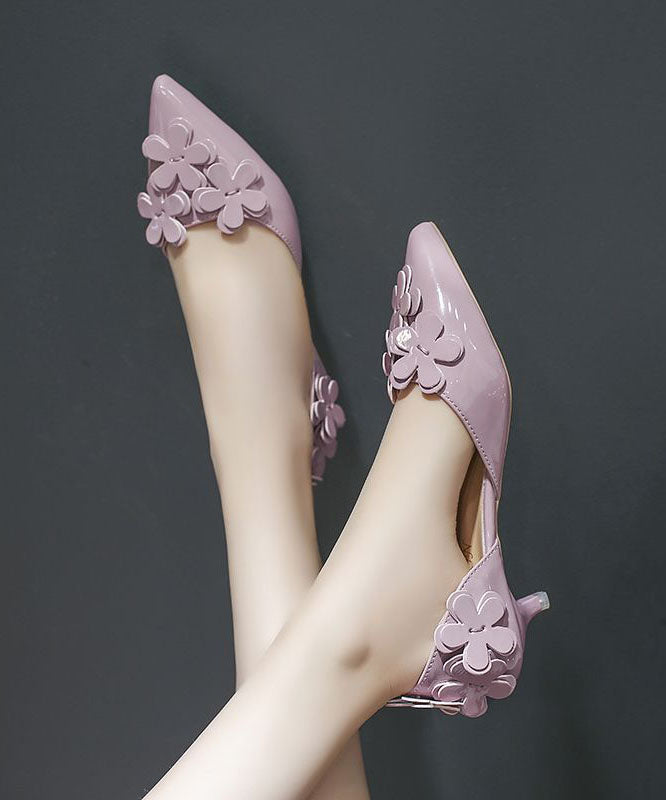 Effortlessly Elegant Heels with a Timeless Design