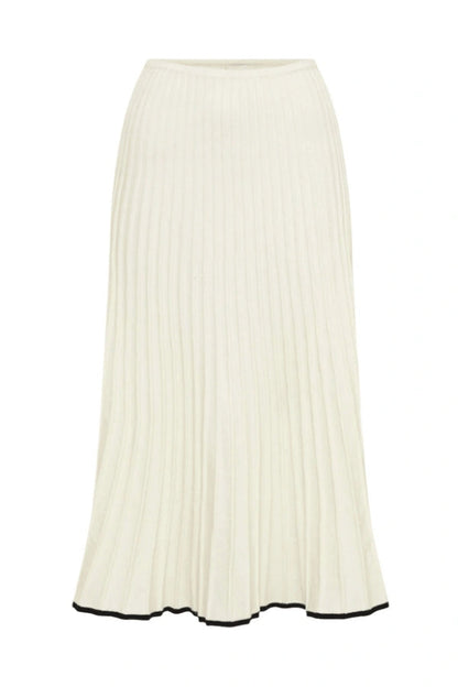 Effortlessly Elegant Garment with a Timeless Design