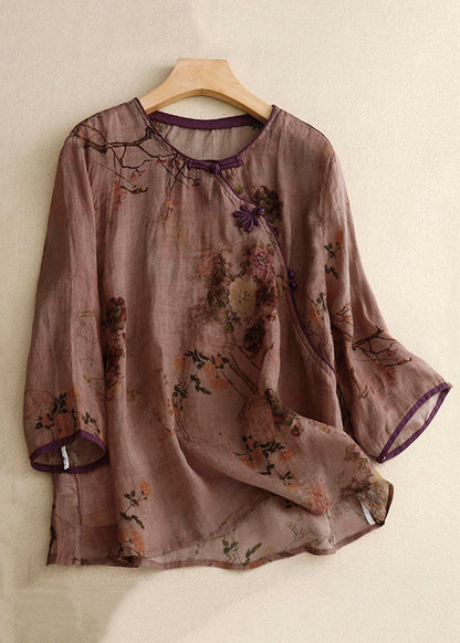 Well Tailored Blouse with a Graceful Silhouette