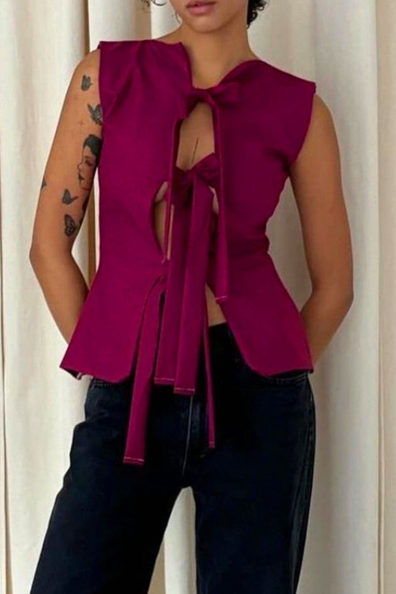 Well Tailored Top with a Graceful Silhouette