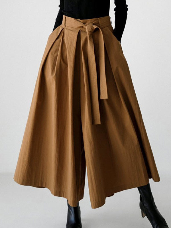 Effortlessly Elegant Pants with a Timeless Design