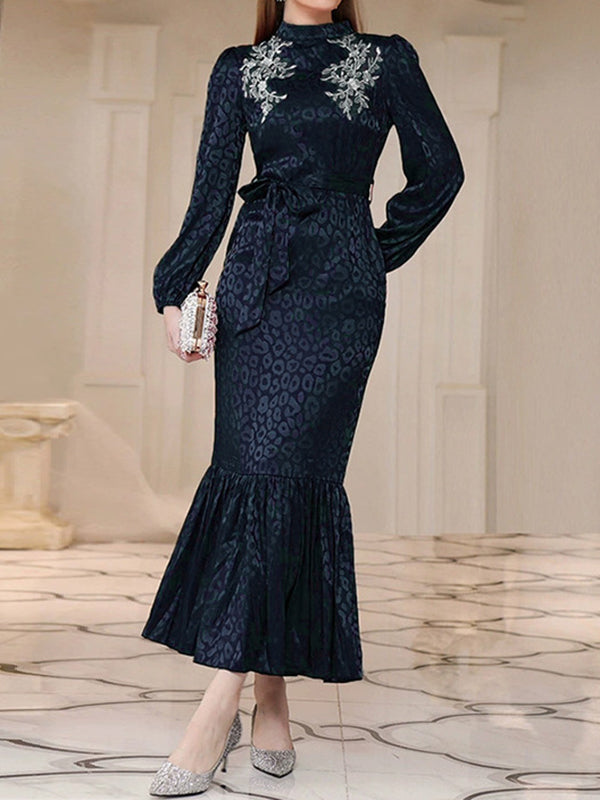 Classic Vintage Dress with a Flattering Fit