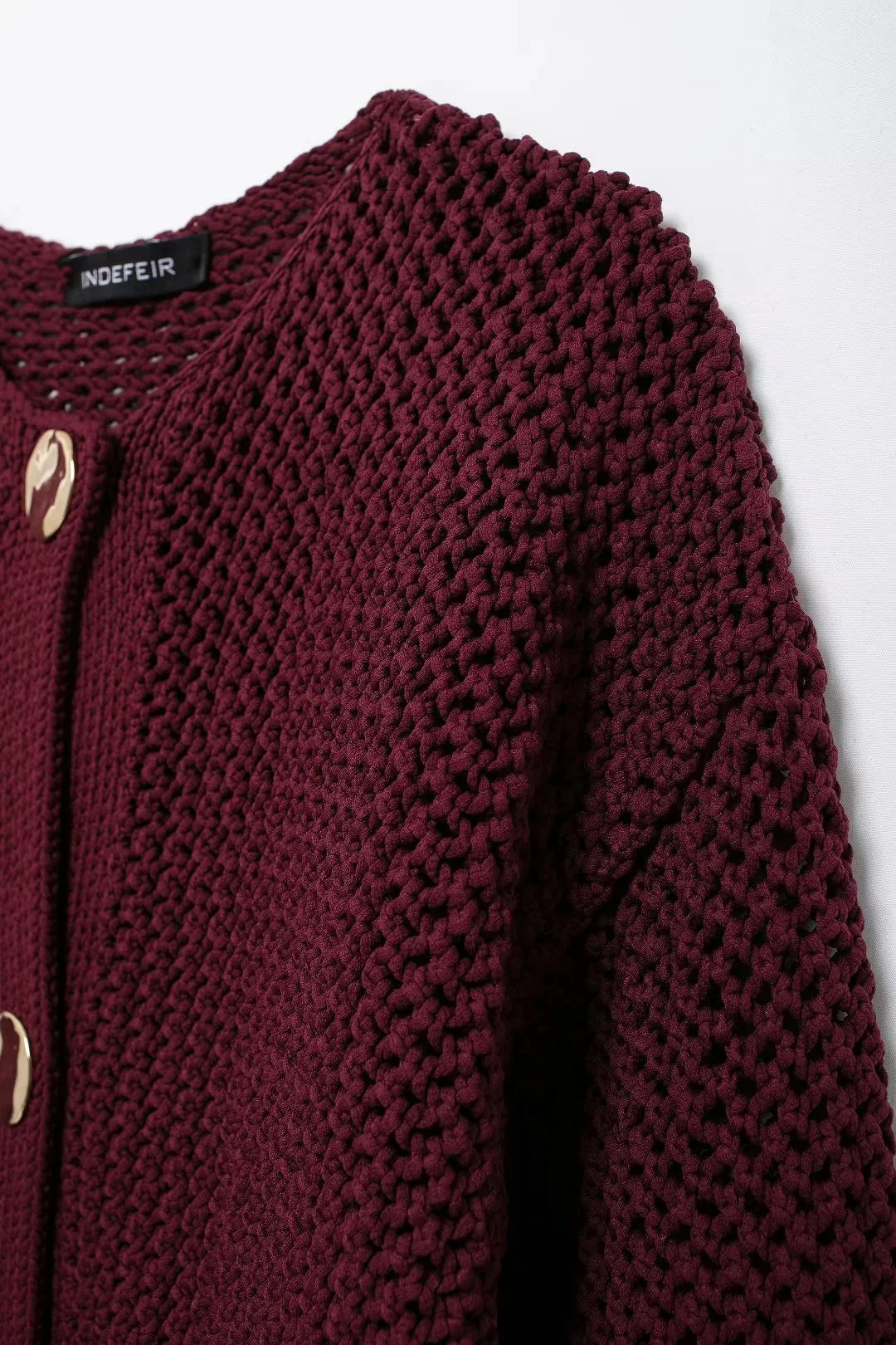 Effortlessly Elegant Cardigan with a Timeless Design