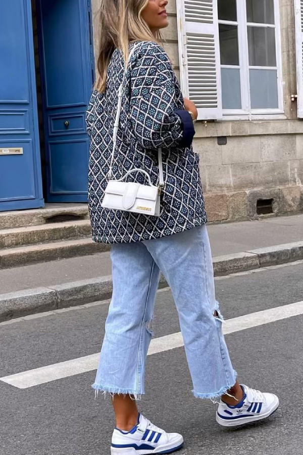 Well Tailored Jacket with a Graceful Silhouette