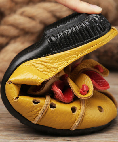 Effortlessly Elegant Sandals with a Timeless Design