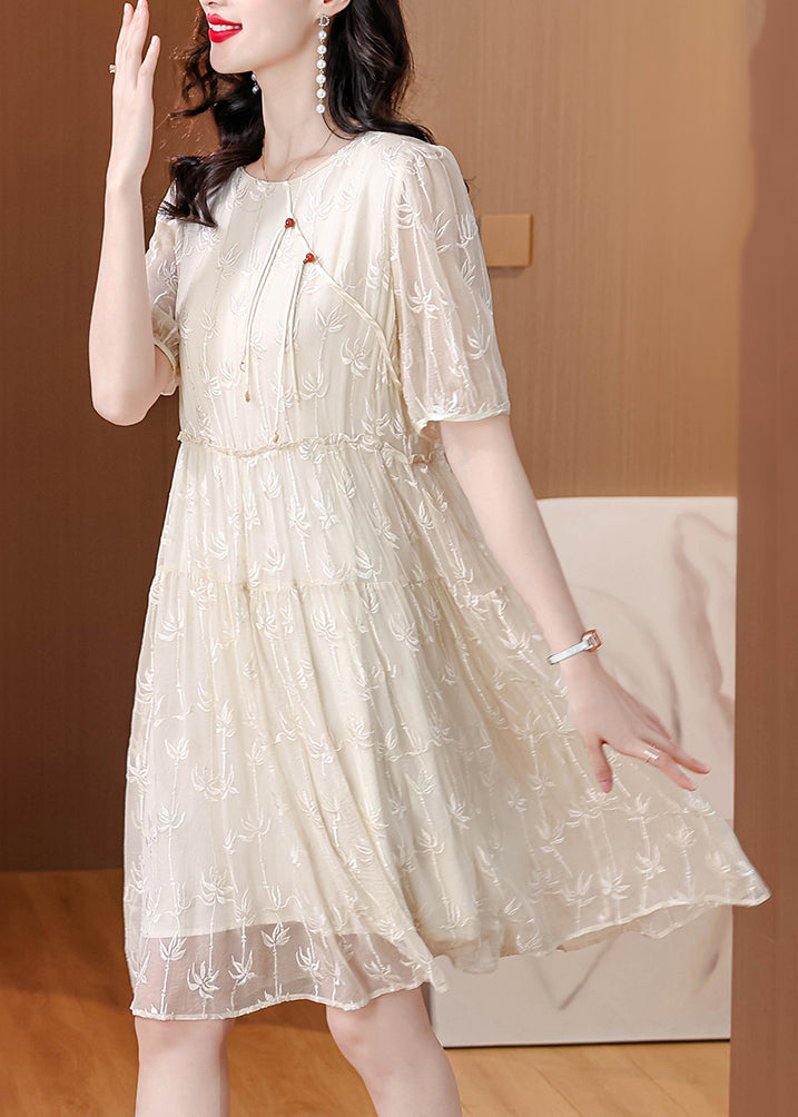 Effortlessly Elegant Dress with a Timeless Design
