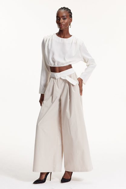 Classic Vintage Pants with a Flattering Fit