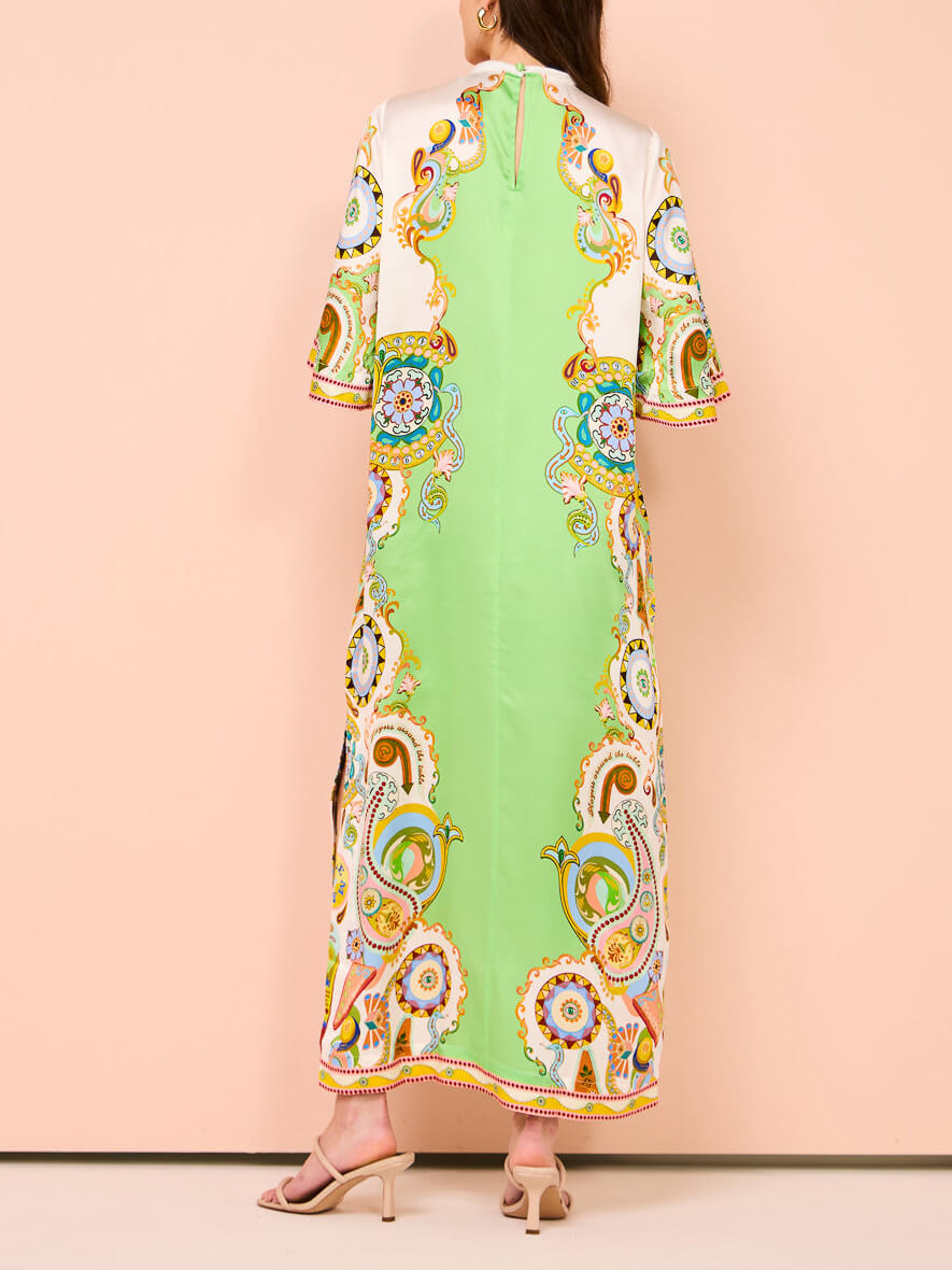 Gracefully Styled Dress for Any Occasion