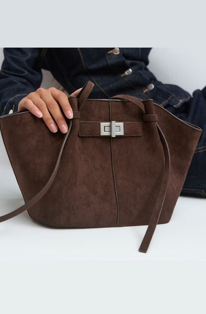 A Vintage Style Bag with Delicate Timeless Details