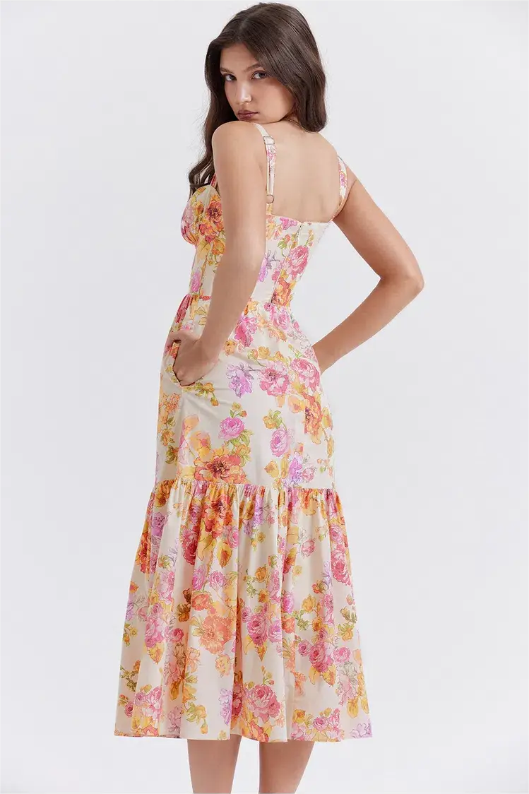 Effortlessly Elegant Dress with a Timeless Design