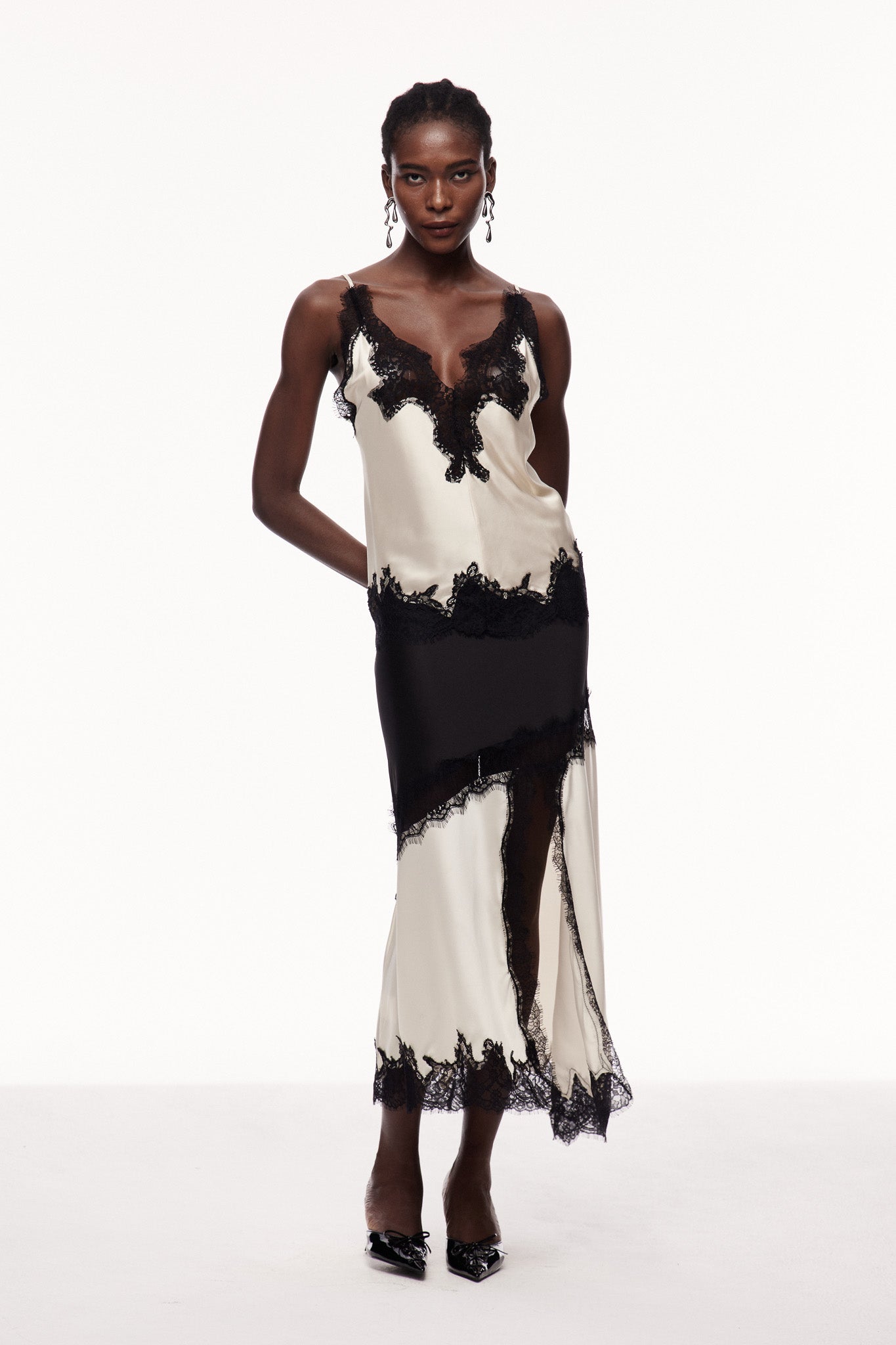 Beautifully Finished Garment in a Timeless Design