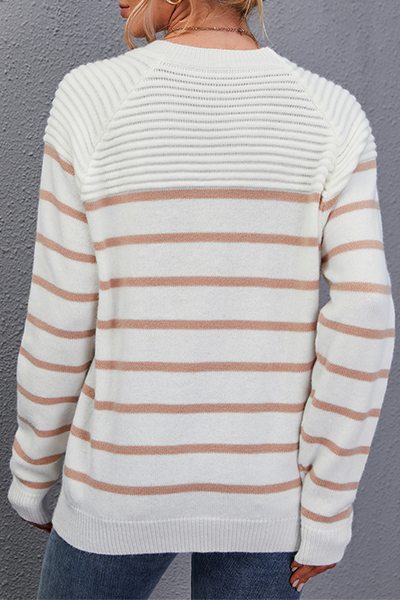 Well Tailored Top with a Graceful Silhouette