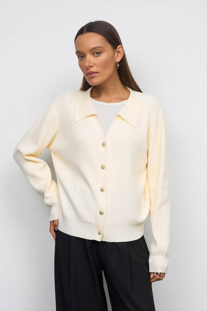 Classic Vintage & Enduringly Stylish Cardigan