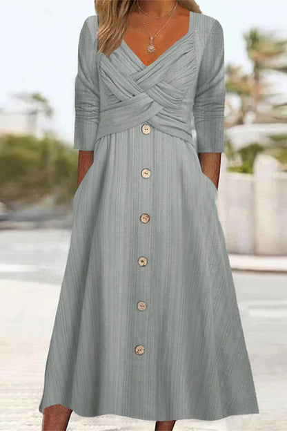 Beautifully Finished Dress in a Timeless Design