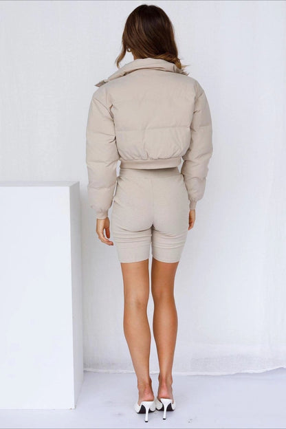 Effortlessly Elegant Jacket with a Timeless Design