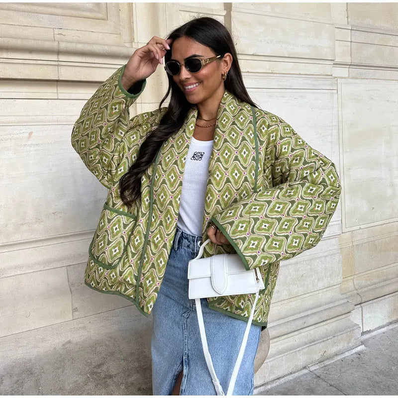 Effortlessly Elegant Jacket with a Timeless Design