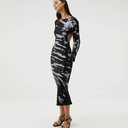 Beautifully Finished Dress in a Timeless Design
