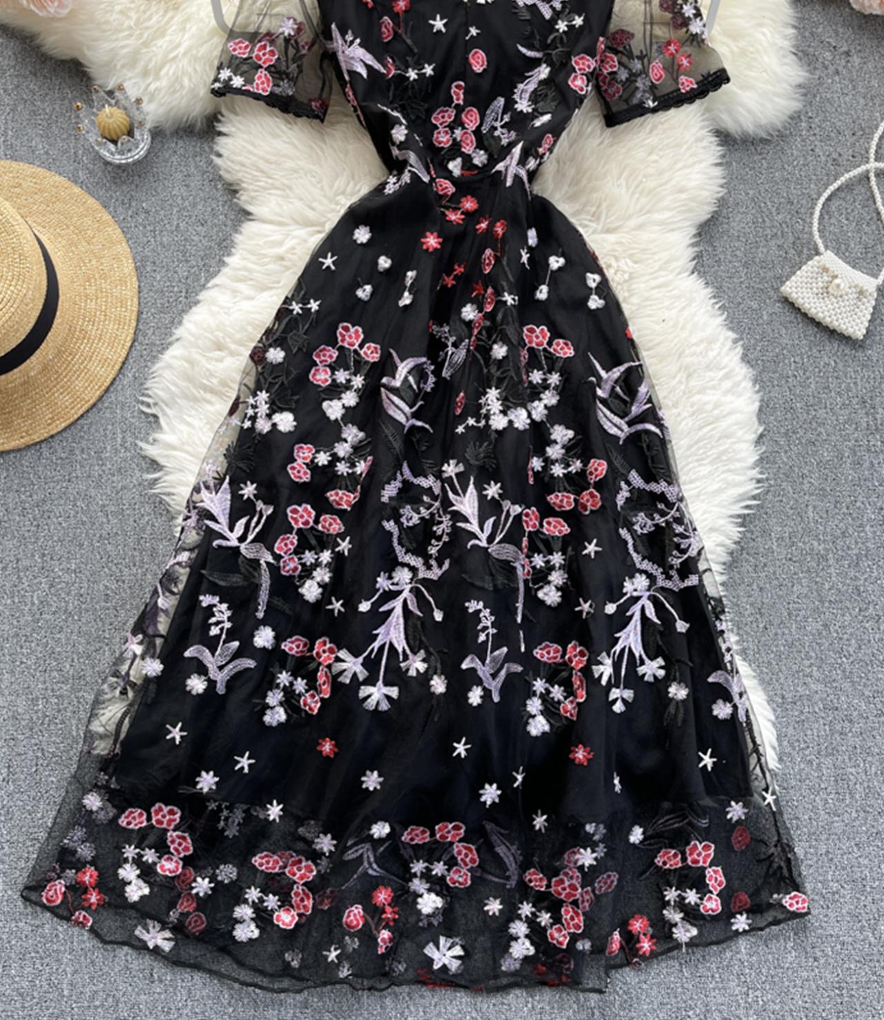 Well Tailored Dress with a Graceful Silhouette