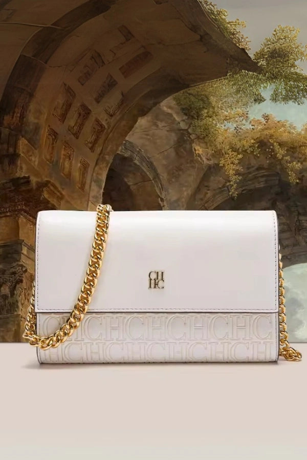 Beautifully Crafted Bag in a Classic Style