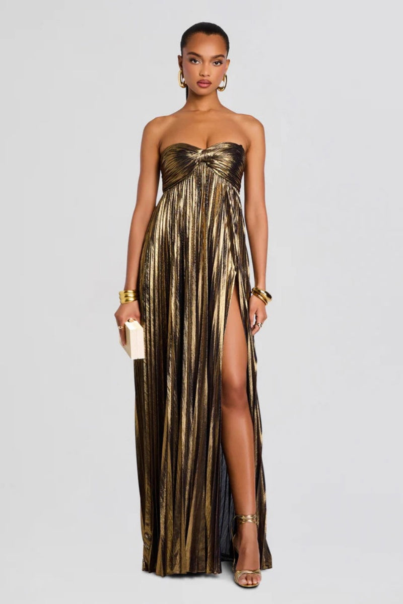 Effortlessly Elegant Garment with a Timeless Design
