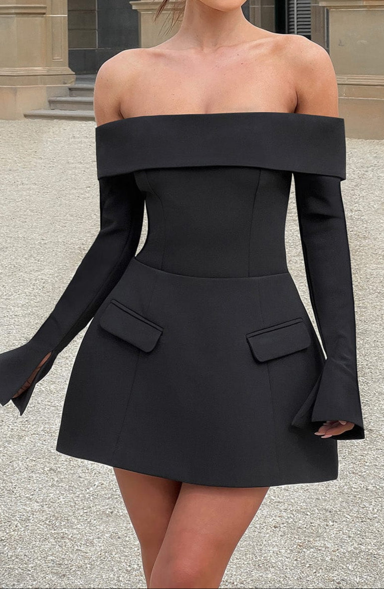Well Tailored Dress with a Graceful Silhouette