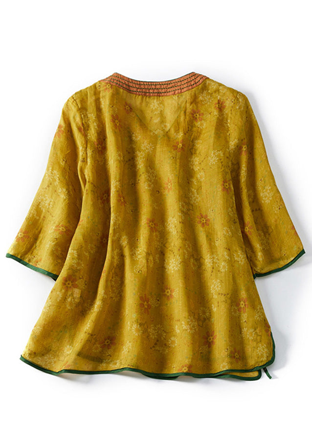 Beautifully Crafted Blouse in a Classic Style