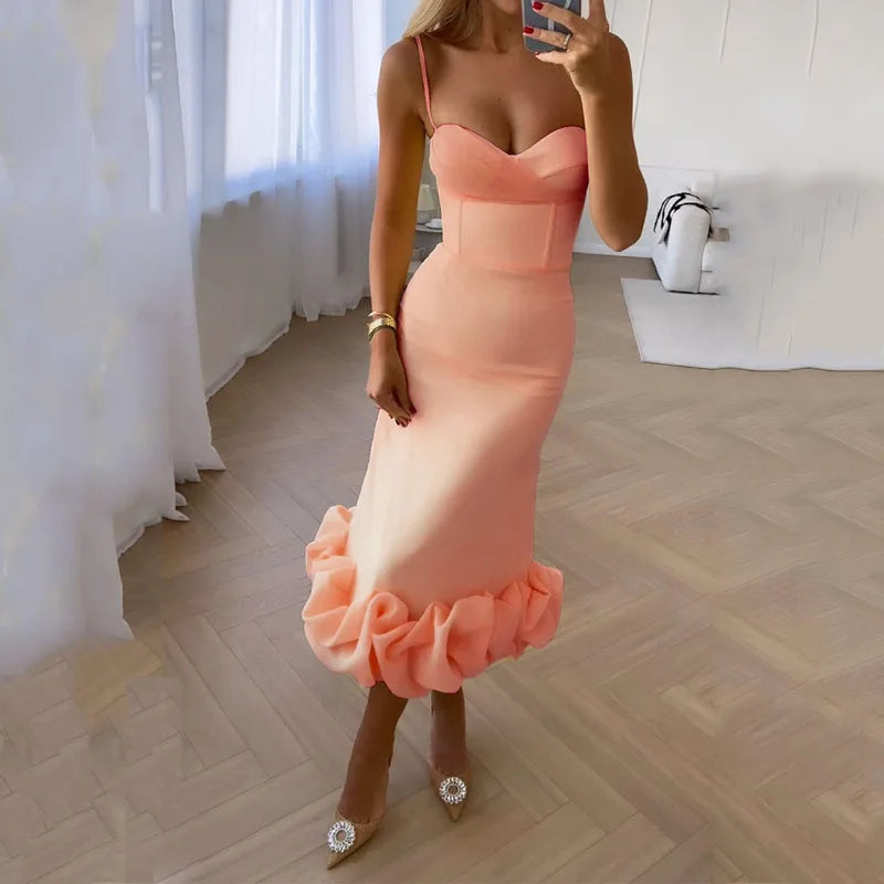 Beautifully Finished Dress in a Timeless Design