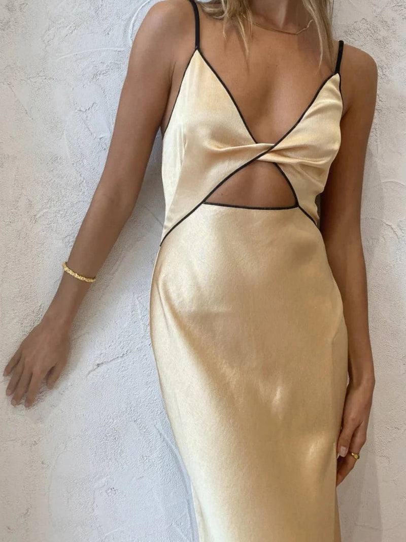 Gracefully Styled Dress for Any Occasion