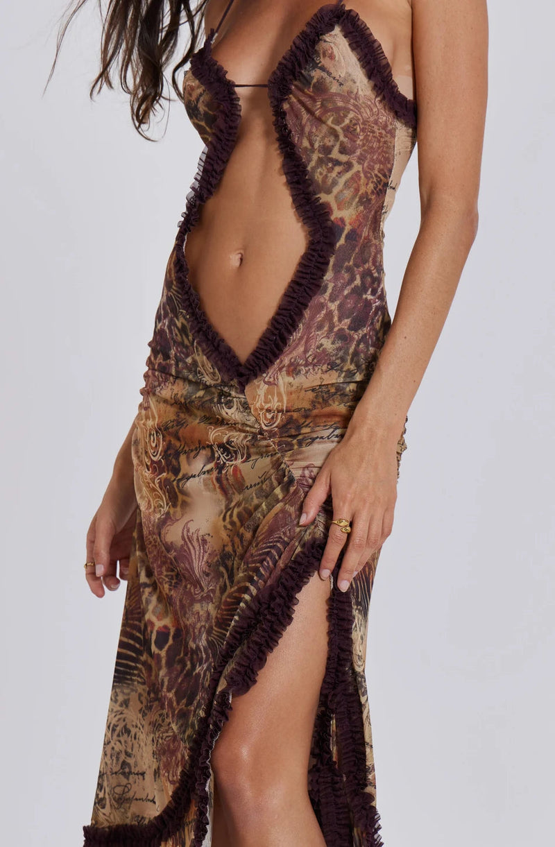 Well Tailored Dress with a Graceful Silhouette