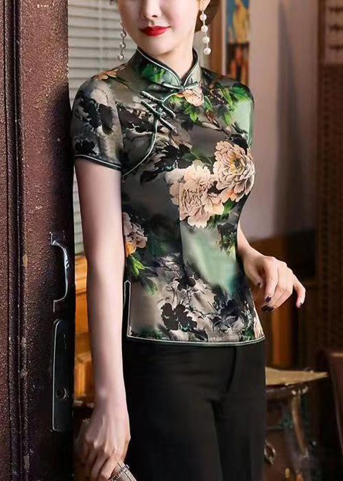 Sophisticated Top with a Clean Classic Look