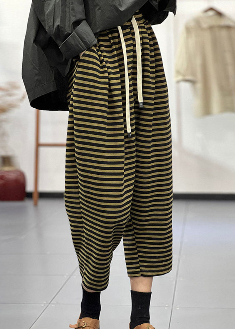 Effortlessly Elegant Pants with a Timeless Design