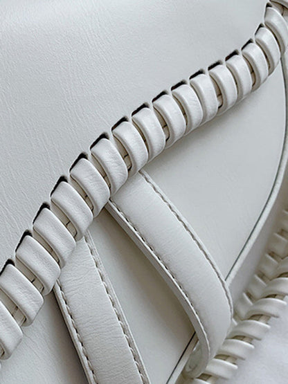 Well Tailored Bag with a Graceful Silhouette