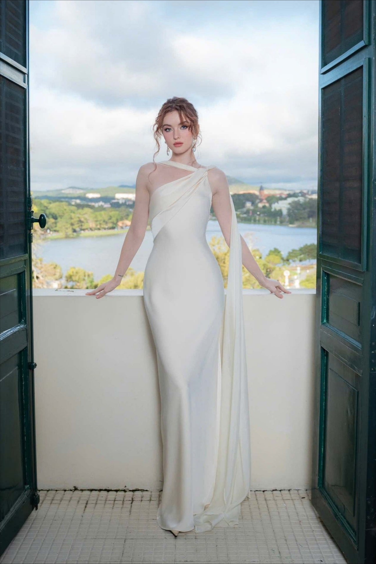 Sophisticated Dress with a Clean Classic Look