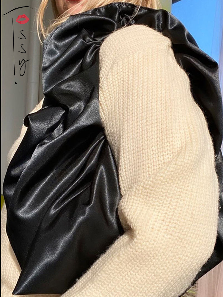 Gracefully Styled Bag for Any Occasion
