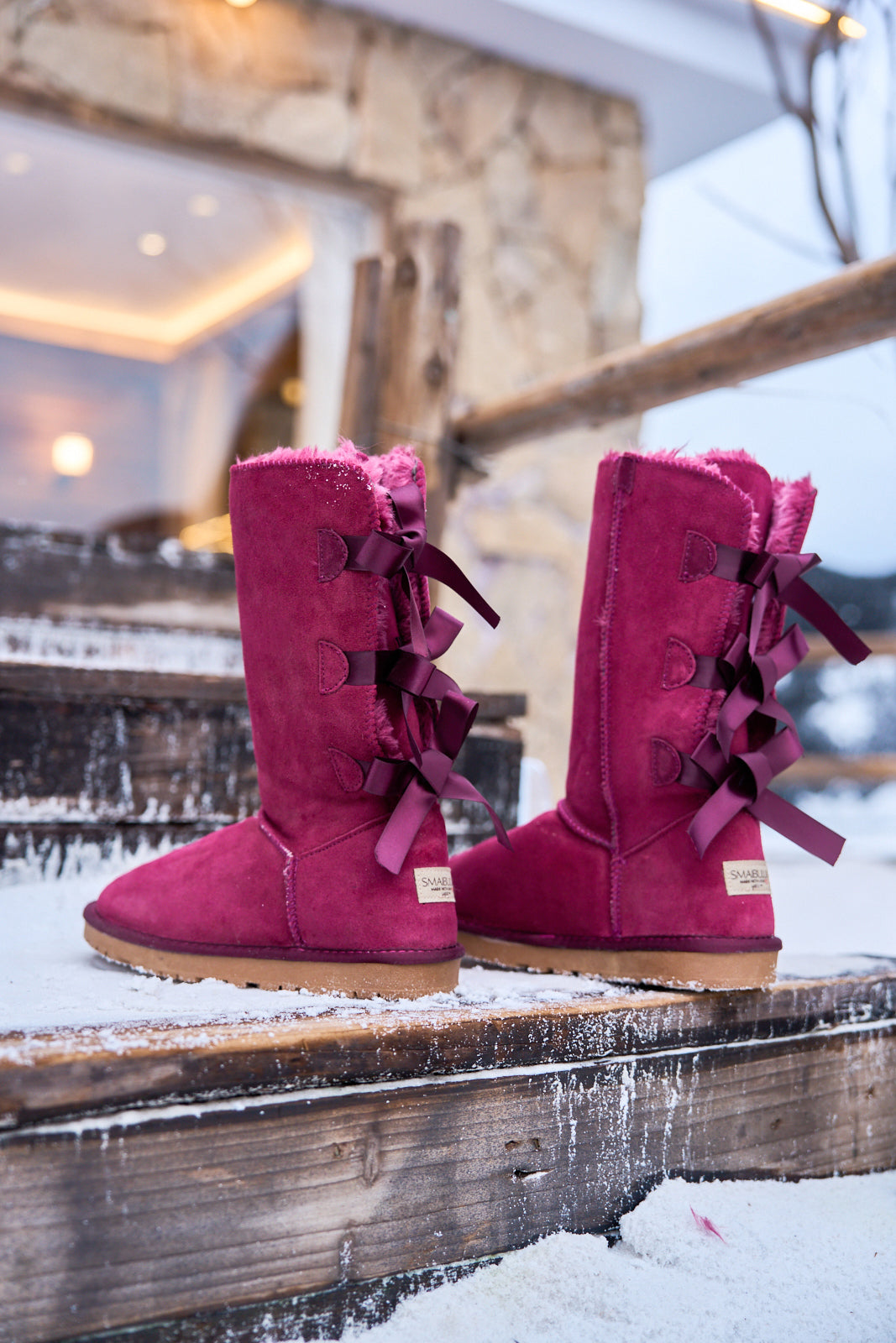 Effortlessly Elegant Boots with a Timeless Design